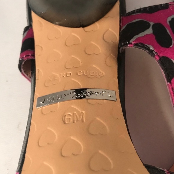 Betsey Johnson Cheetah Print Heels- Size 6 - Picture 7 of 8